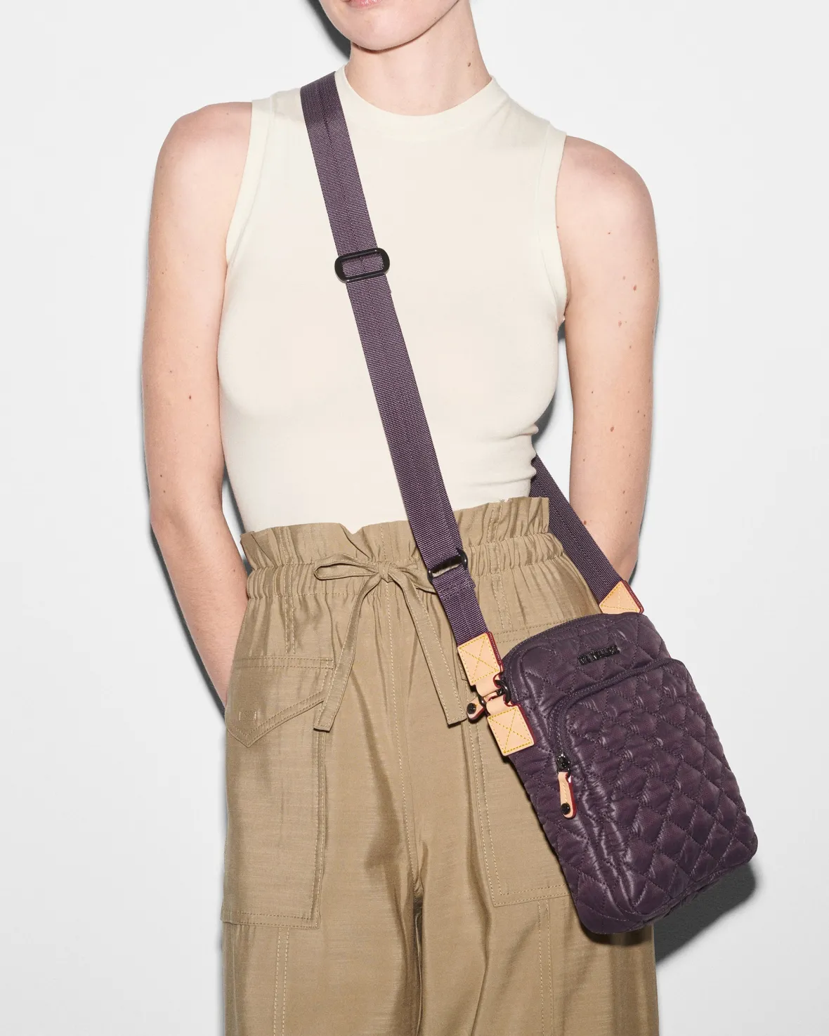 Crossbody<MZ Wallace Metro Crossbody Raisin