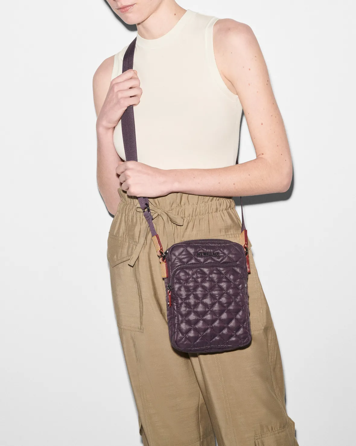 Crossbody<MZ Wallace Metro Crossbody Raisin